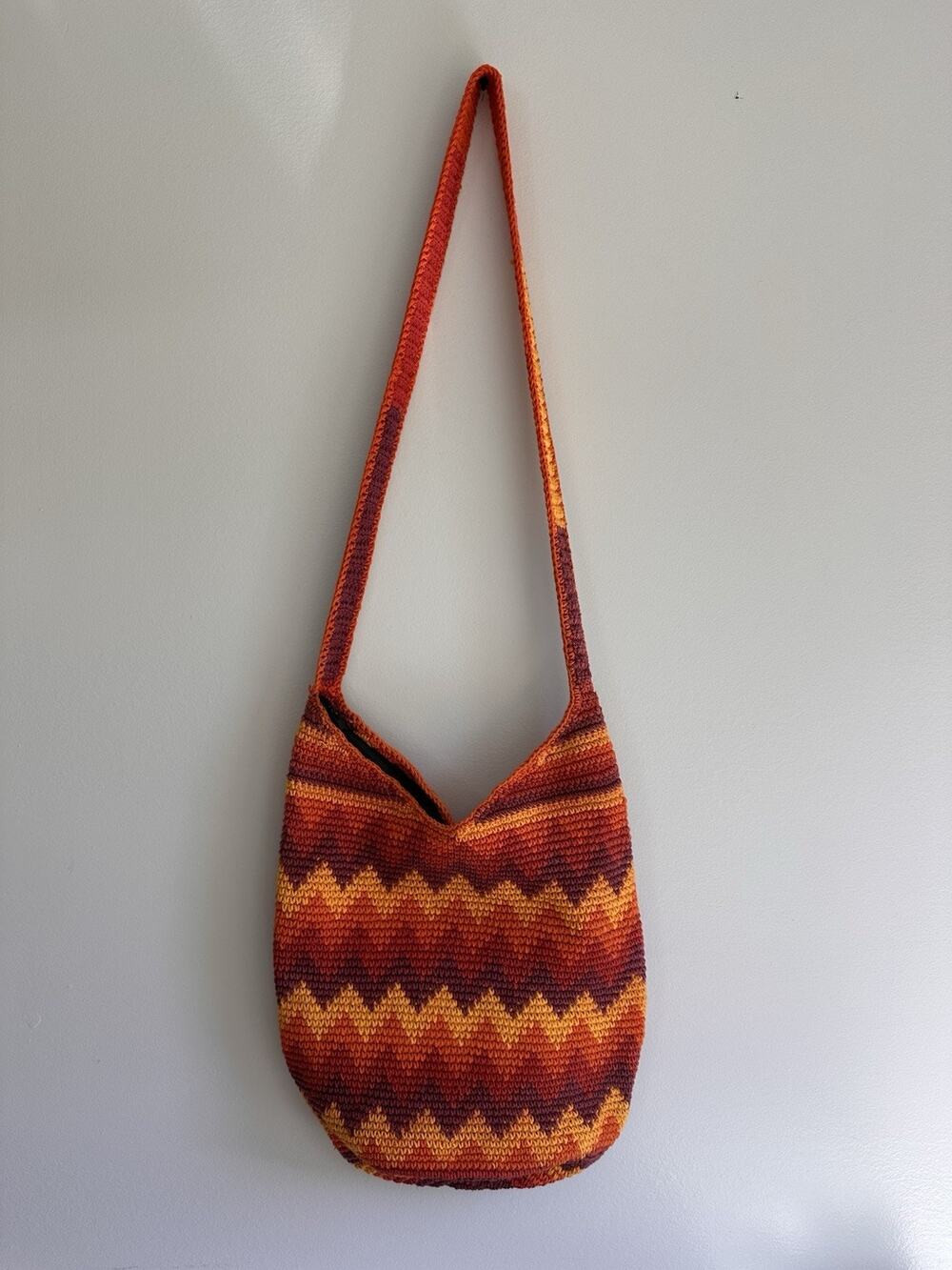 Vintage Crochet Chevron Pattern Hobo Bag Crossbody Purse Zips